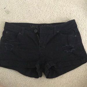 VanillaStar size 5 Black ripped shorts